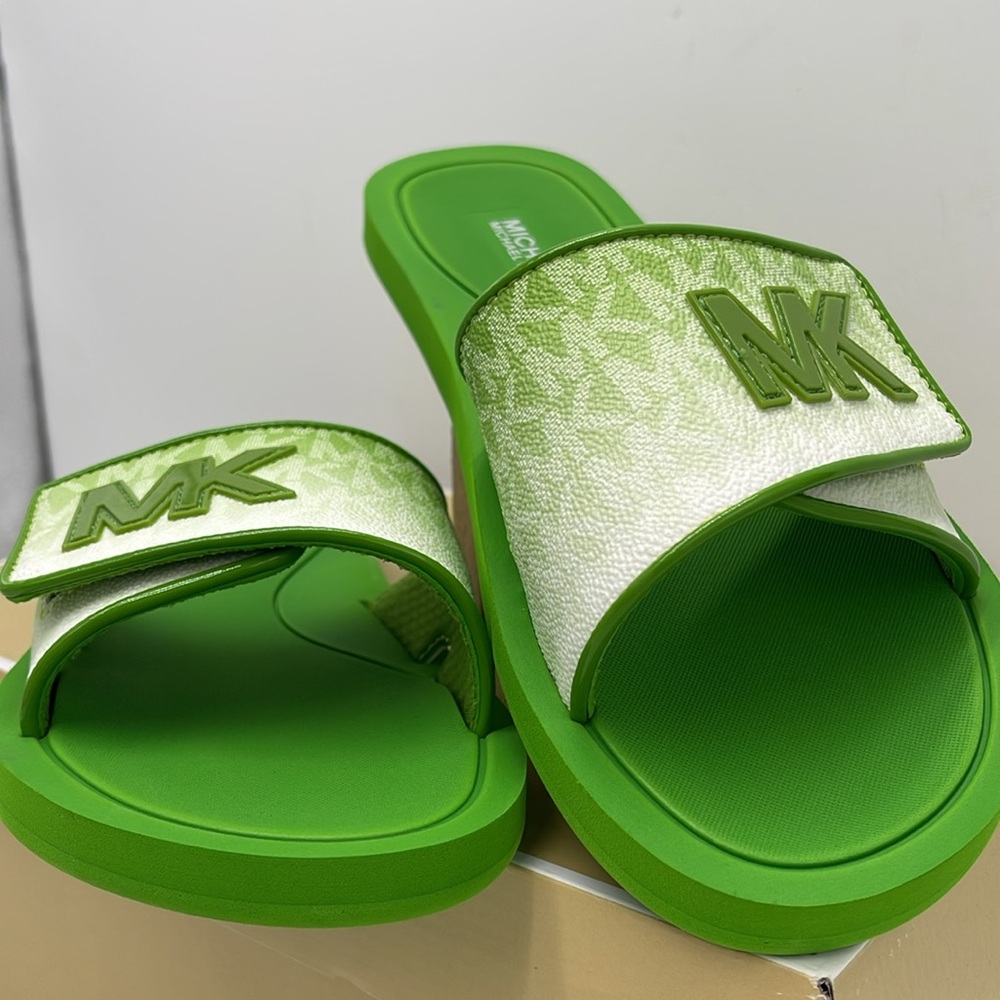 Michael Kors Green Slide Logo Sandals Palmer Ombré Signature
Jungle Green 
NWT